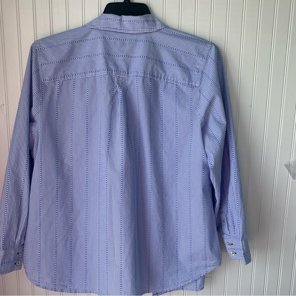 Talbots Ladies (2X) Collared, Button Up, Light Blue Striped Shirt - Picture 5 of 7